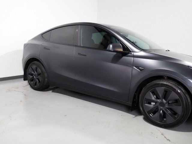 Used 2025 Tesla Model Y AWD image 45