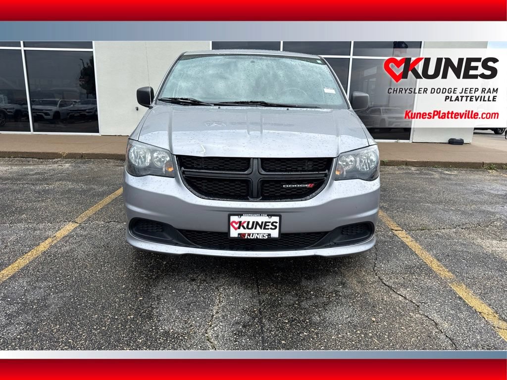 Used 2015 Dodge Grand Caravan SE w/ Quick Order Package 29E SE FWD image 3