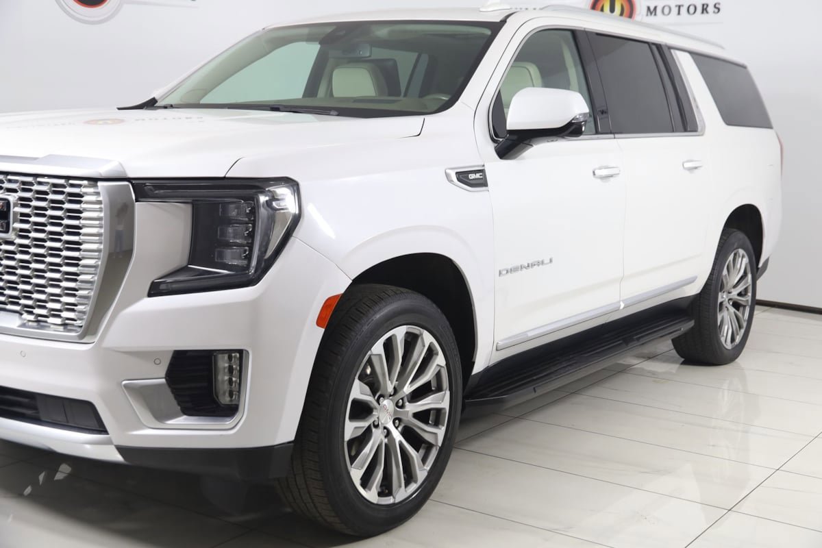 Used 2021 GMC Yukon XL Denali w/ LPO, Illumination Package AWD/4WD image 56