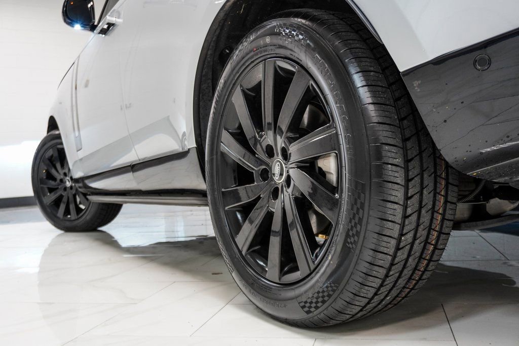 Used 2023 Land Rover Range Rover SE image 10