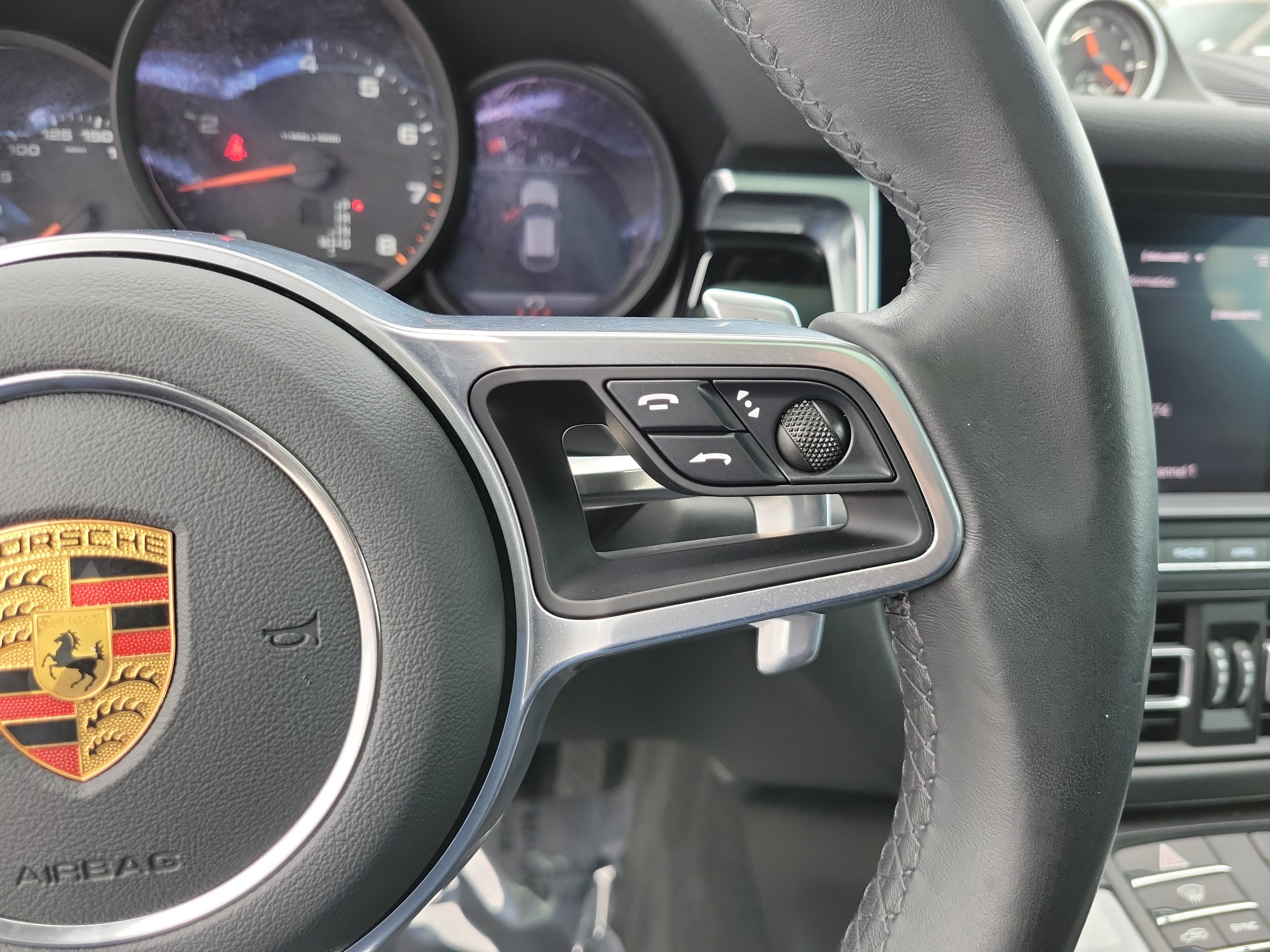 Used 2021 Porsche Macan AWD/4WD image 29