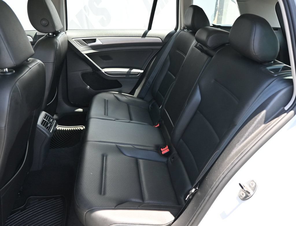 Used 2016 Volkswagen Golf S FWD image 18