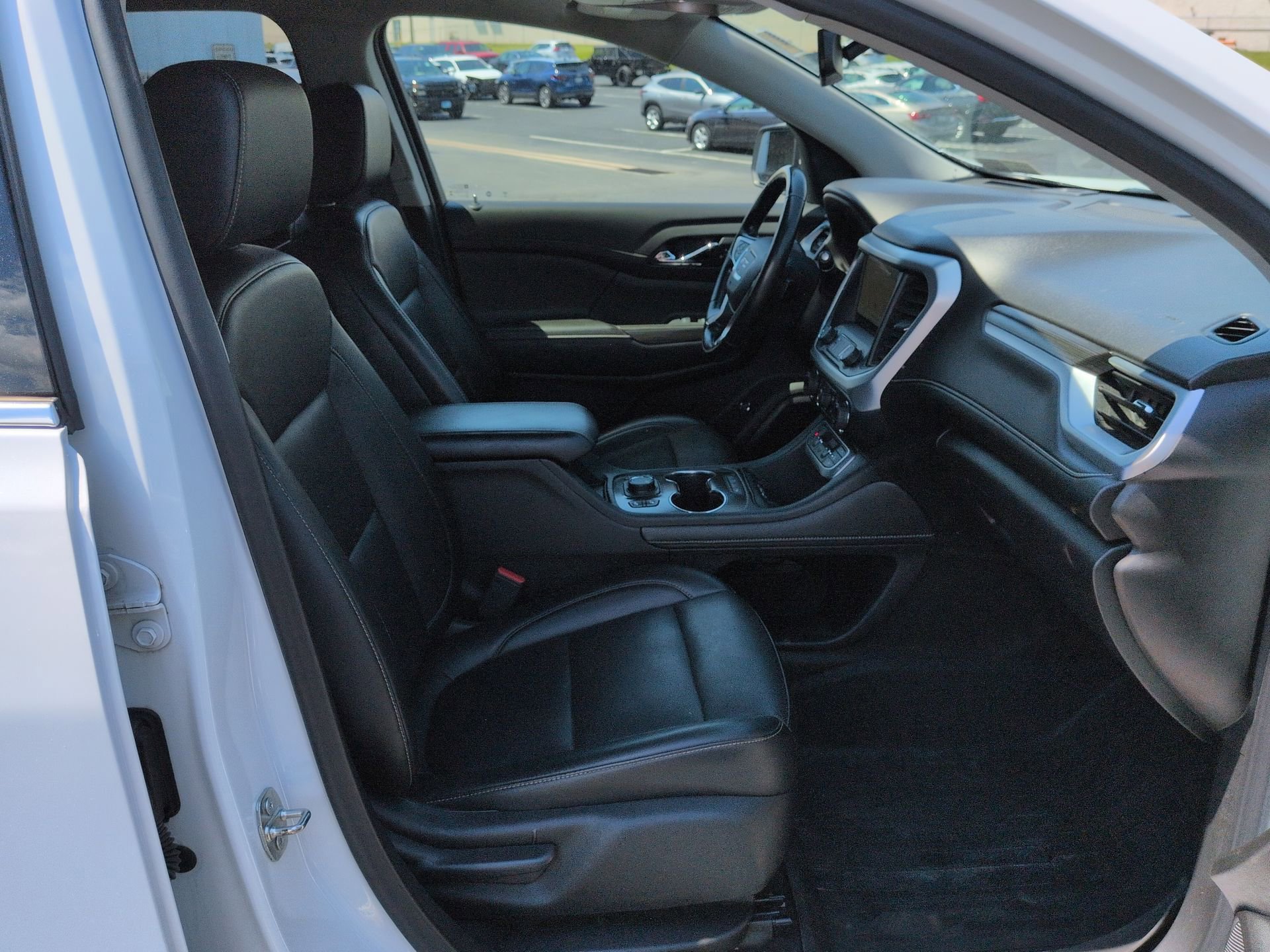 Certified 2021 GMC Acadia SLT w/ LPO, Floor Liner Package AWD/4WD image 29