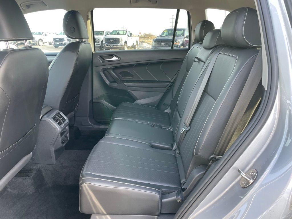 Used 2024 Volkswagen Tiguan SE AWD/4WD image 8