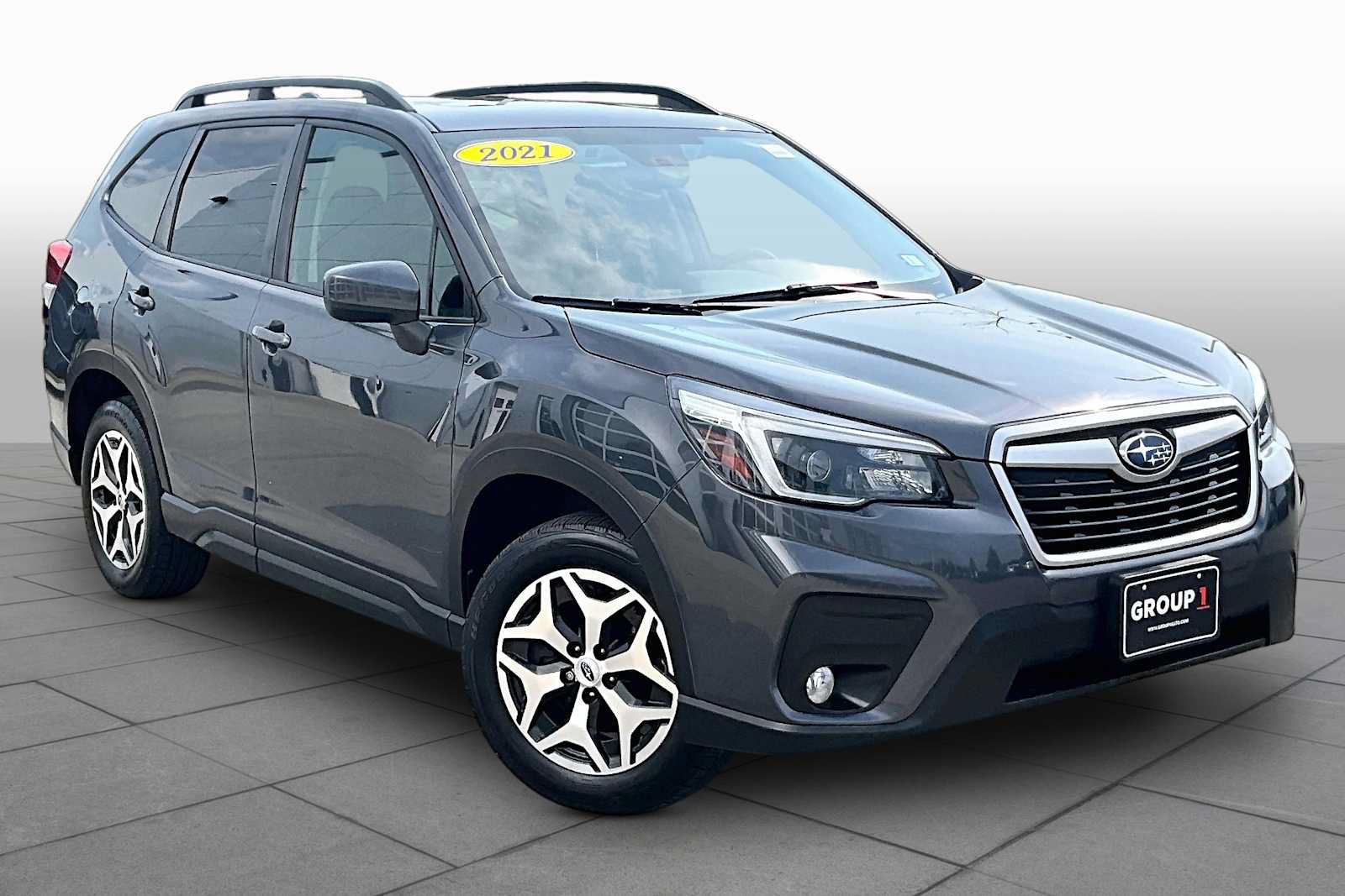 Used 2021 Subaru Forester Premium AWD/4WD image 3
