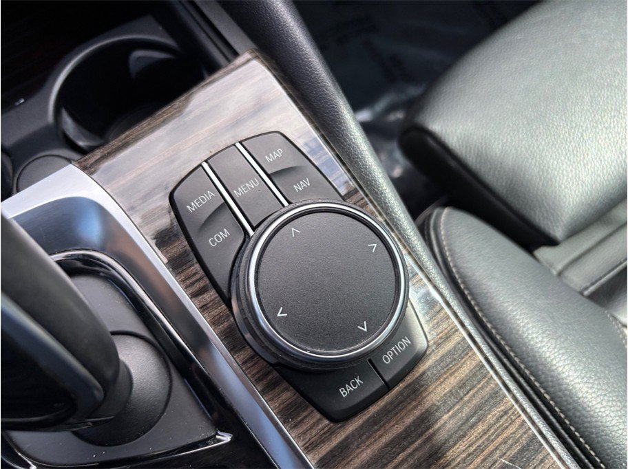 Used 2018 BMW 540i RWD image 34
