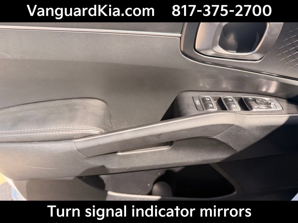 Certified 2025 Kia Sorento S w/ Panoramic Sunroof Package FWD image 16