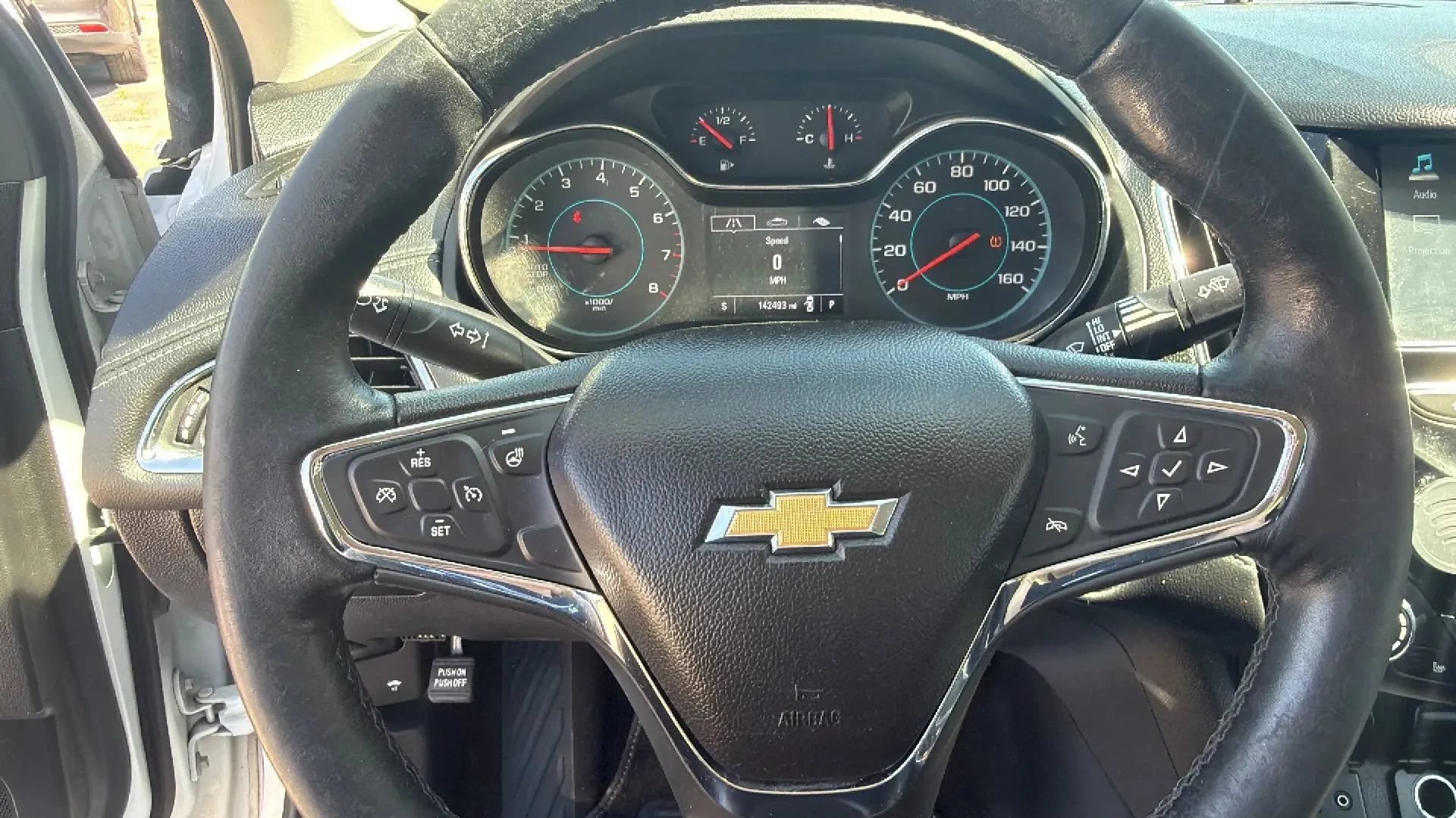 Used 2017 Chevrolet Cruze Premier FWD image 17