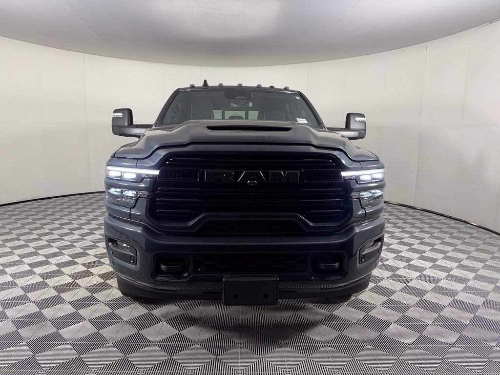 Used 2025 RAM 3500 Laramie AWD/4WD image 3