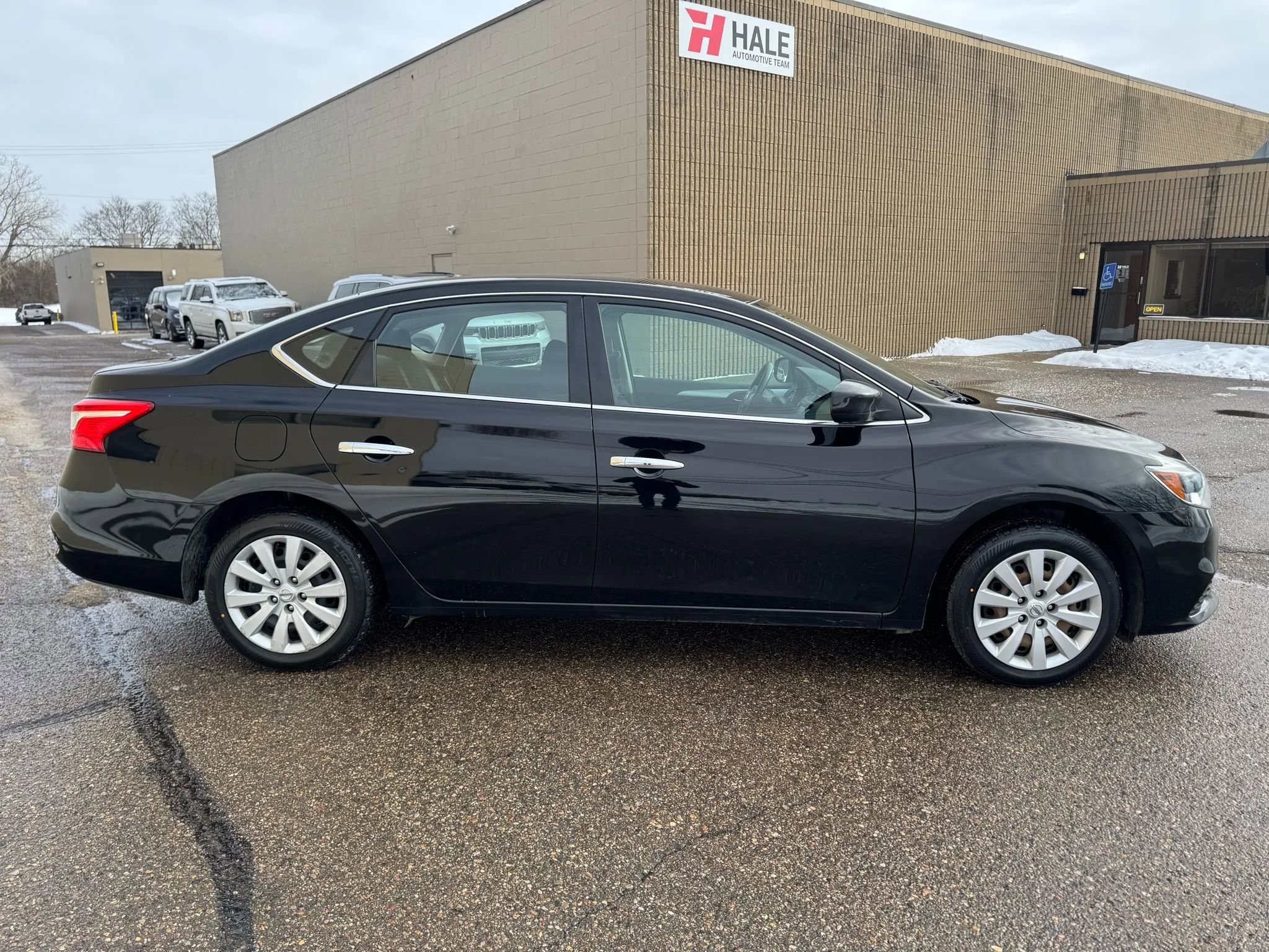 Used 2019 Nissan Sentra S image 11