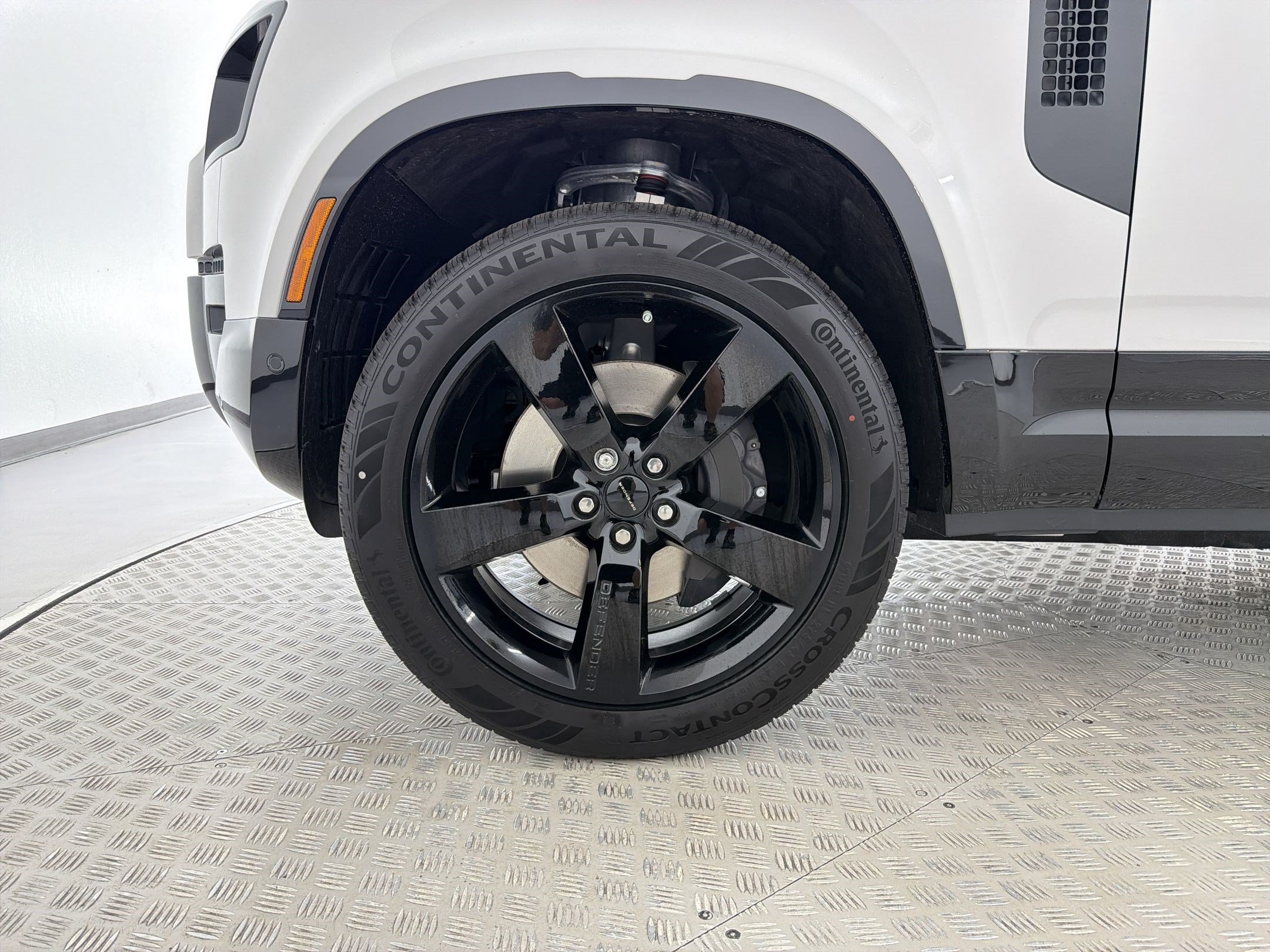 New 2026 Land Rover Defender 130 X-Dynamic SE AWD/4WD image 12
