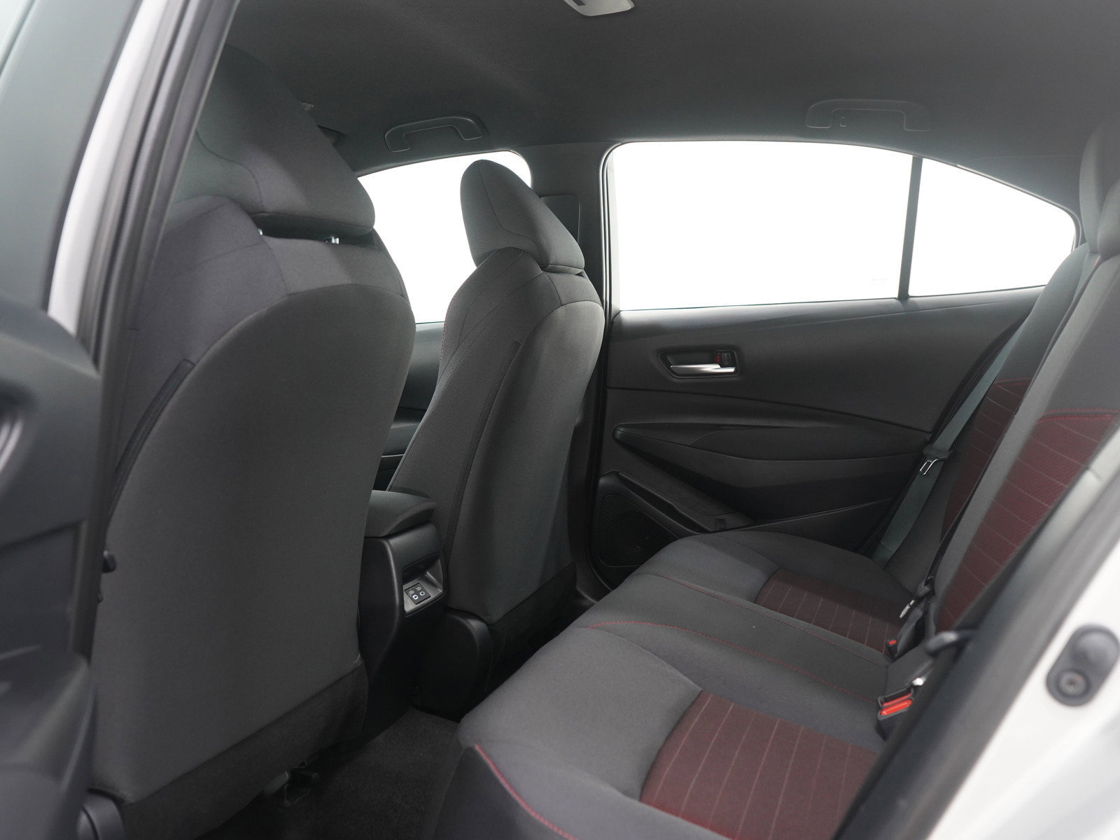 Used 2026 Toyota Corolla SE image 16