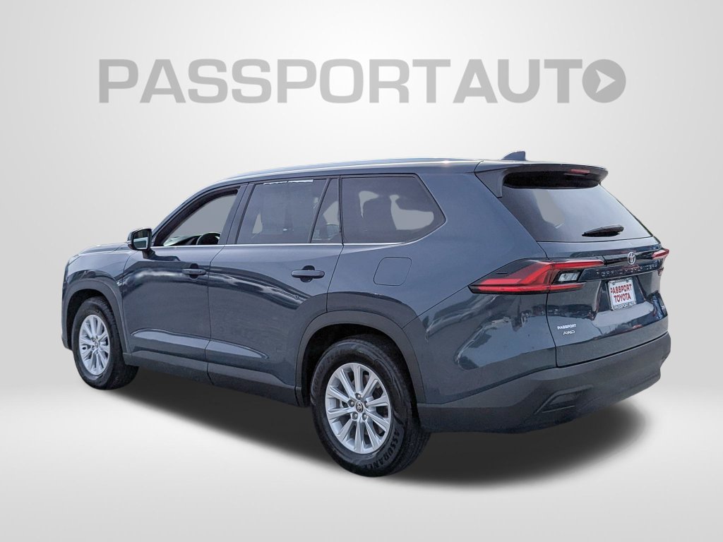 Used 2025 Toyota Grand Highlander AWD image 4