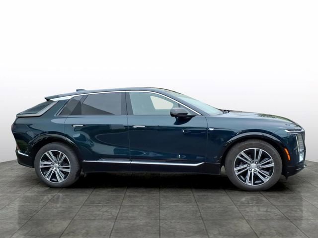 Certified 2024 Cadillac Lyriq Luxury AWD/4WD image 6