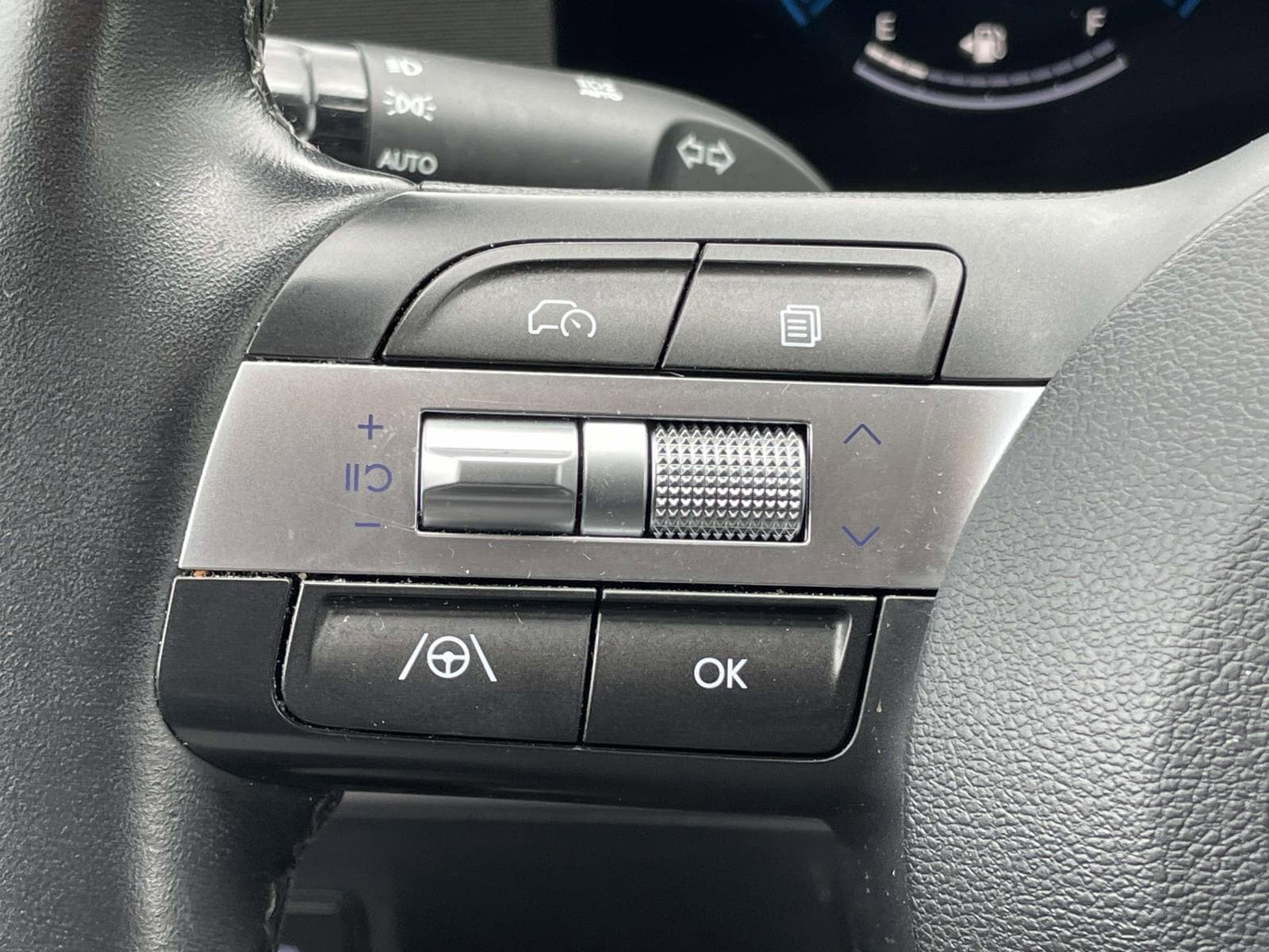 Used 2024 Hyundai Kona SEL FWD image 20