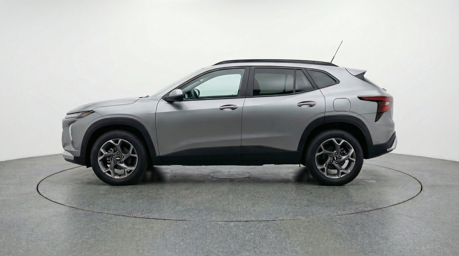 Used 2025 Chevrolet Trax LT w/ LT Convenience Package FWD image 5