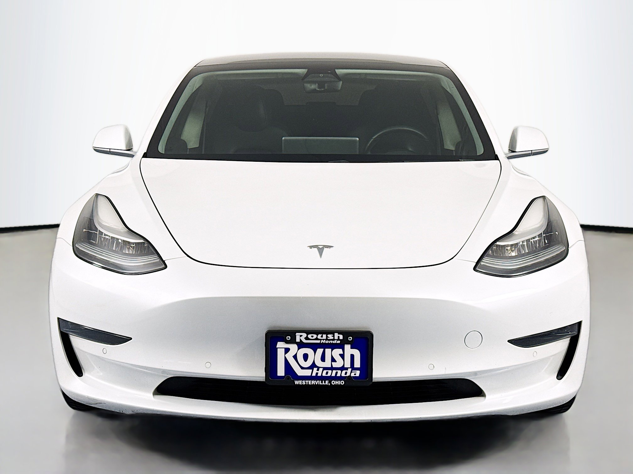 Used 2019 Tesla Model 3 Standard Range image 2