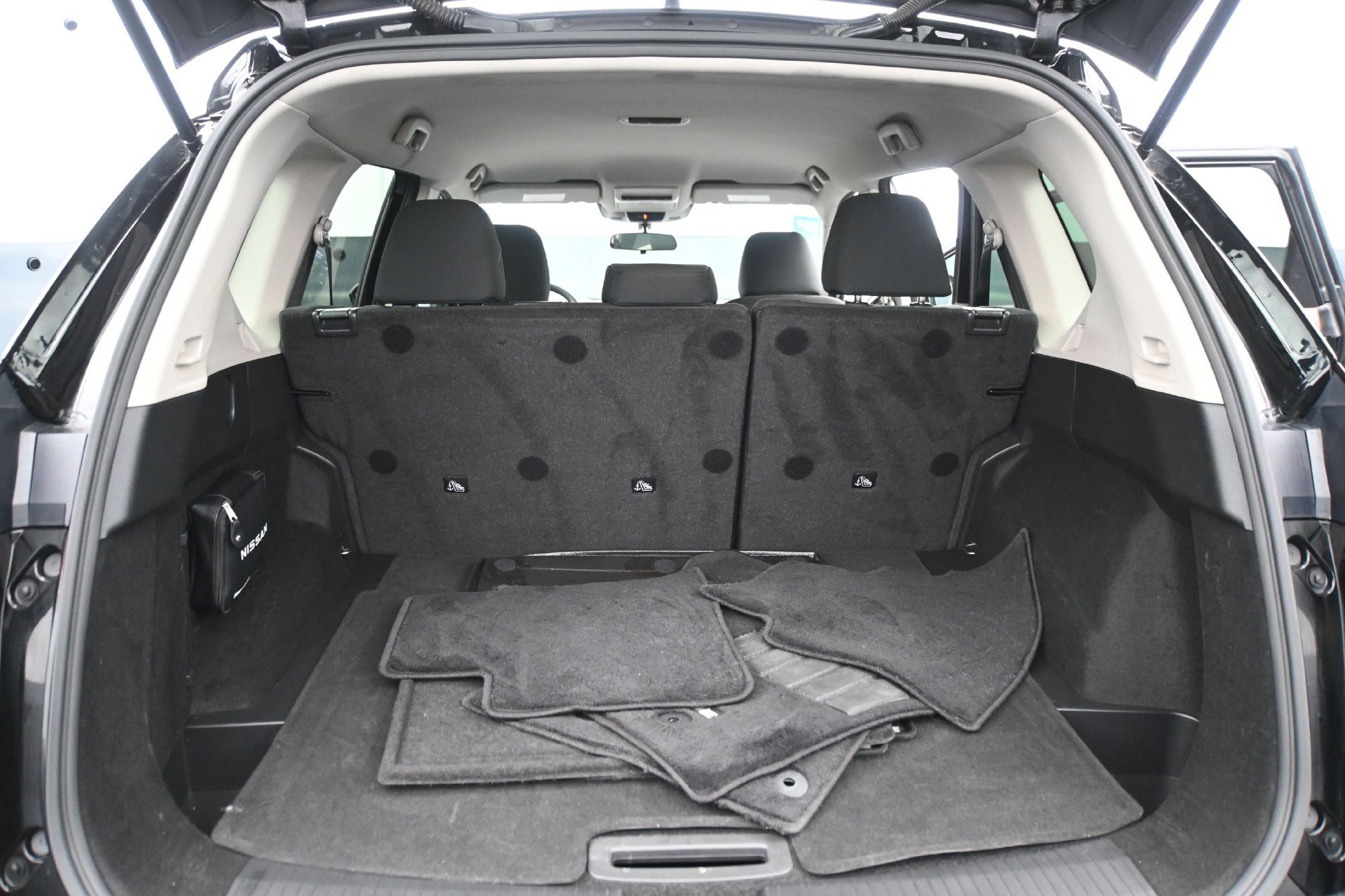 Used 2023 Nissan Rogue S AWD/4WD image 15