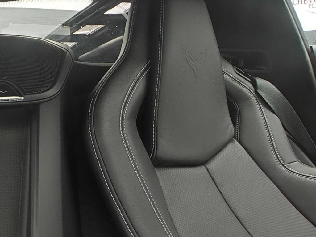 Used 2020 Chevrolet Corvette Stingray Coupe w/ 1LT RWD image 11