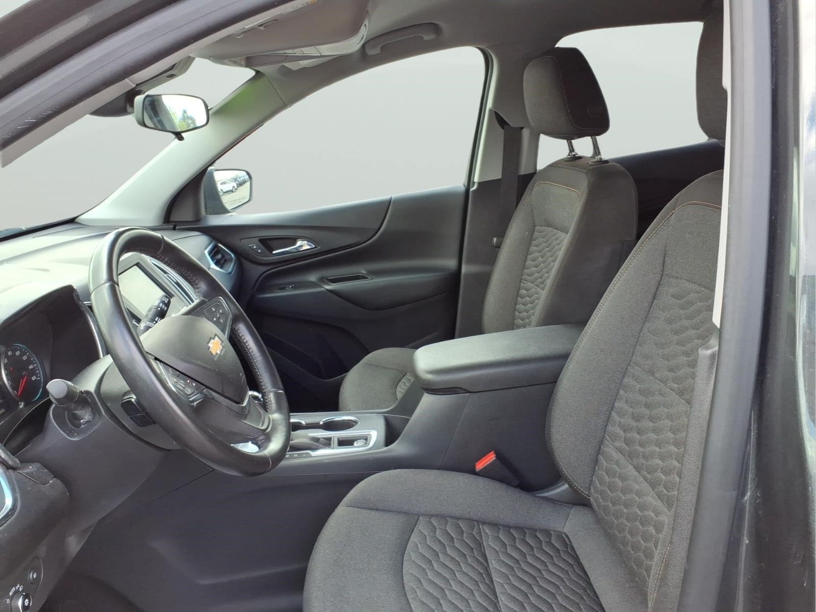 Used 2020 Chevrolet Equinox LT w/ Driver Convenience Package FWD image 11