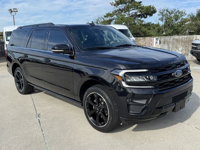 Used 2022 Ford Expedition Max Limited w/ Equipment Group 303A AWD/4WD image 3