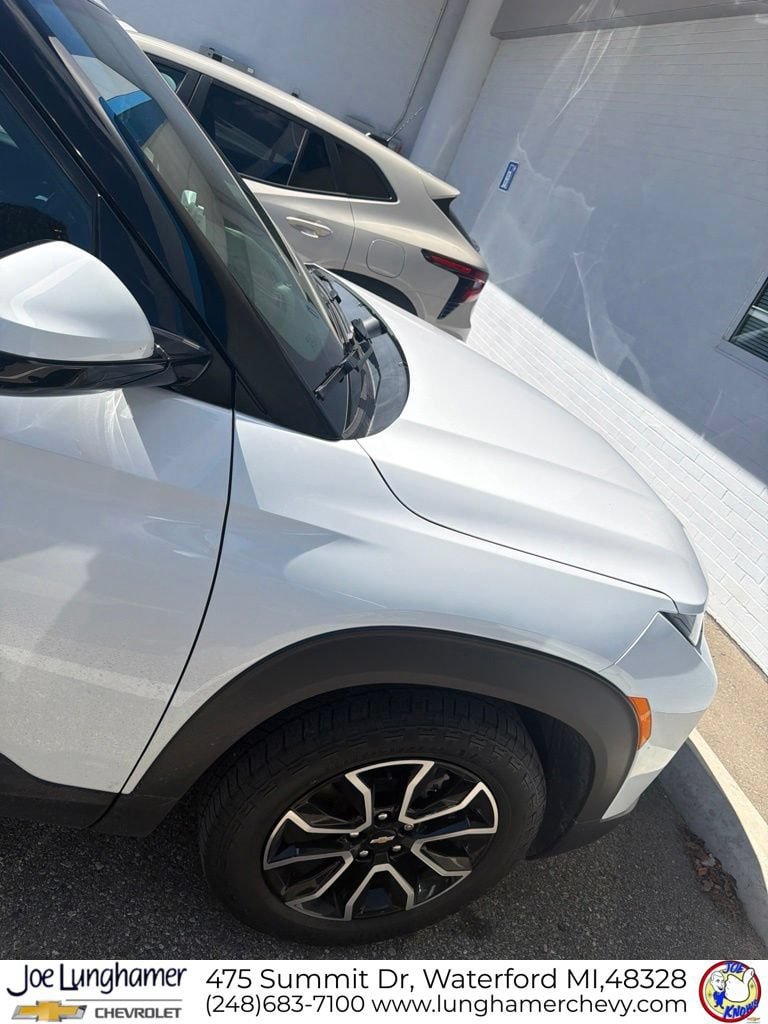 Used 2021 Chevrolet TrailBlazer ACTIV w/ Technology Package FWD image 12