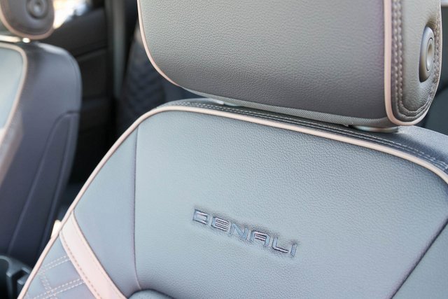 New 2026 GMC Canyon Denali image 12