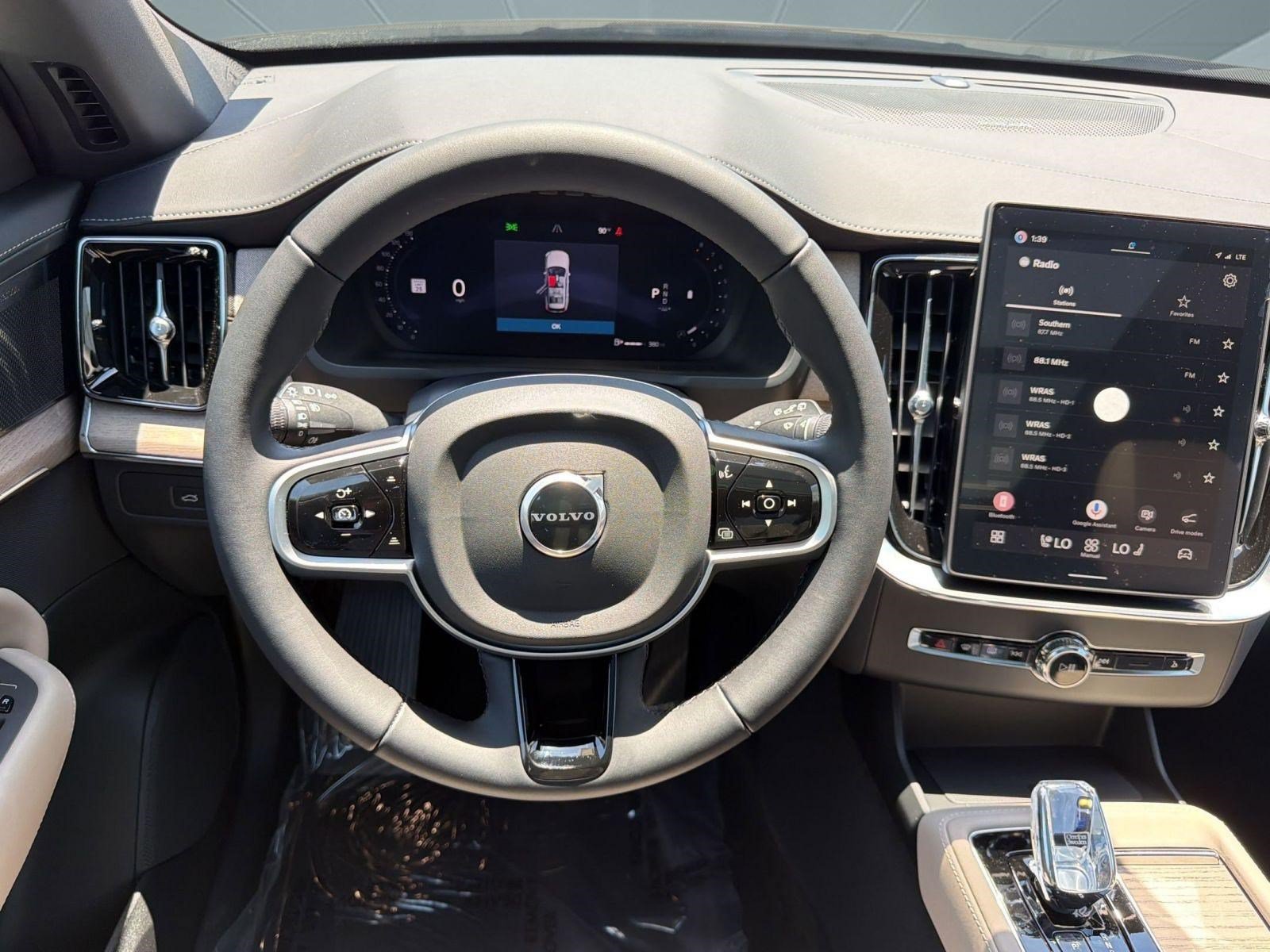 New 2026 Volvo XC90 B6 Plus w/ Protection Package Premier AWD/4WD image 25