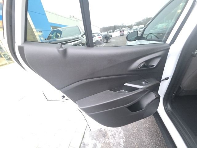 Used 2026 Chevrolet Trax ACTIV w/ Sunroof Package image 24