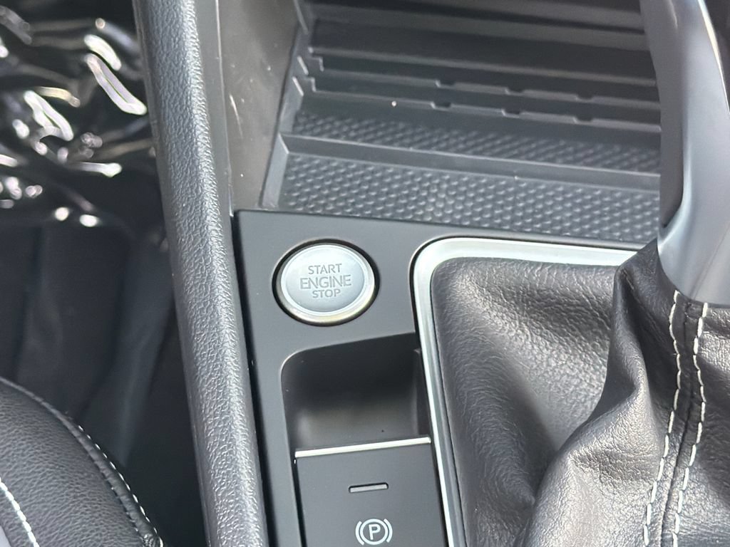 New 2026 Volkswagen Jetta SE FWD image 16
