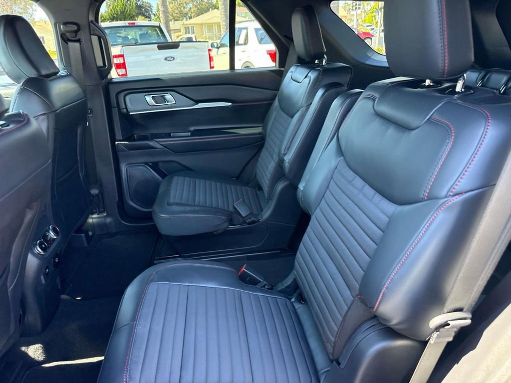 Certified 2026 Ford Explorer ST-Line w/ ST-Line Street Pack image 12