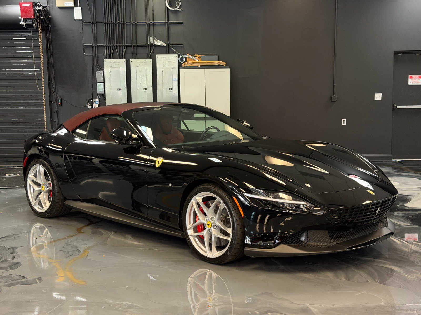 Used 2025 Ferrari Roma Spider RWD video 1