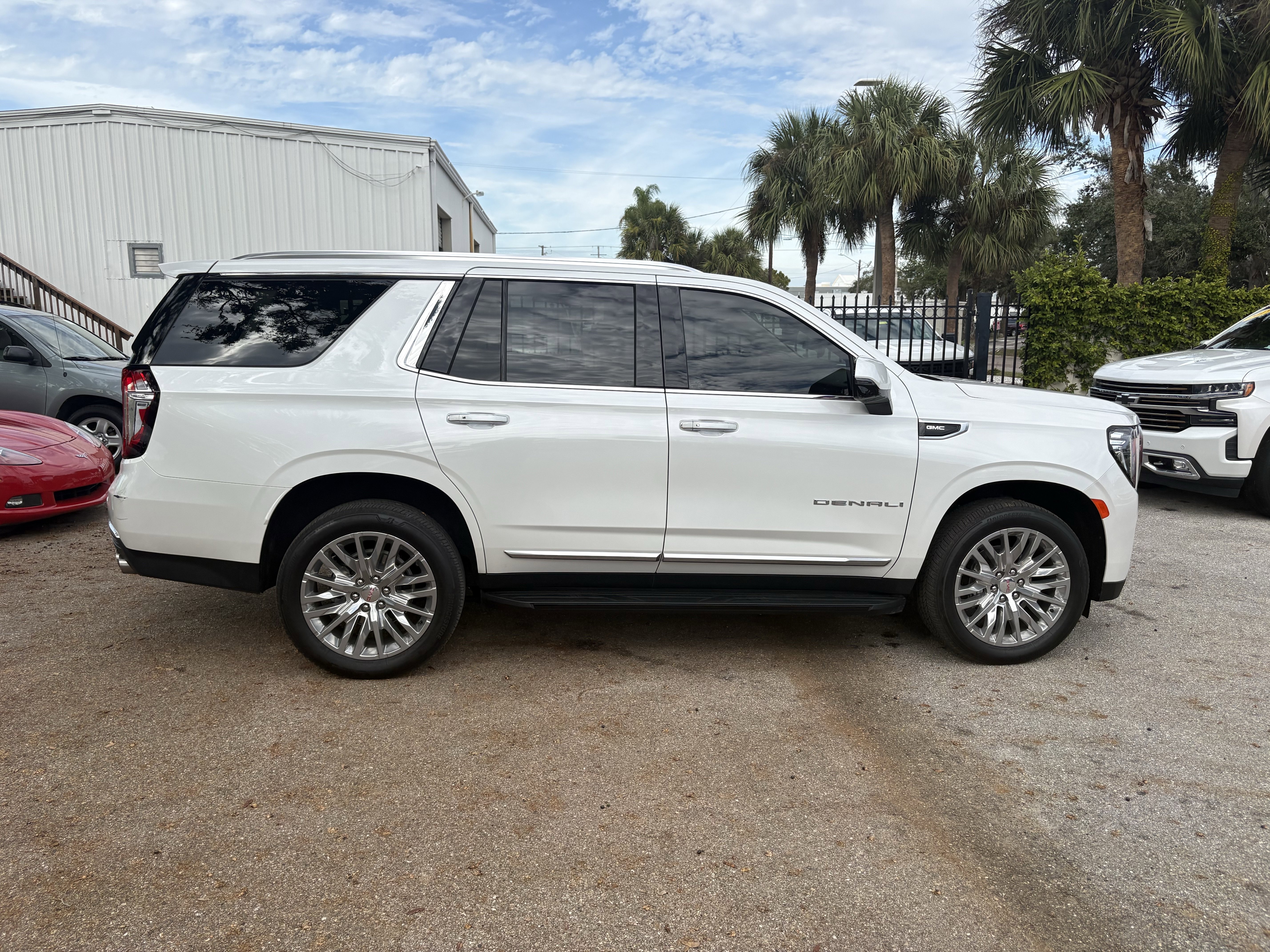 Used 2024 GMC Yukon Denali image 8