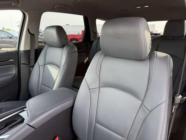 Used 2020 Buick Enclave Essence FWD image 13