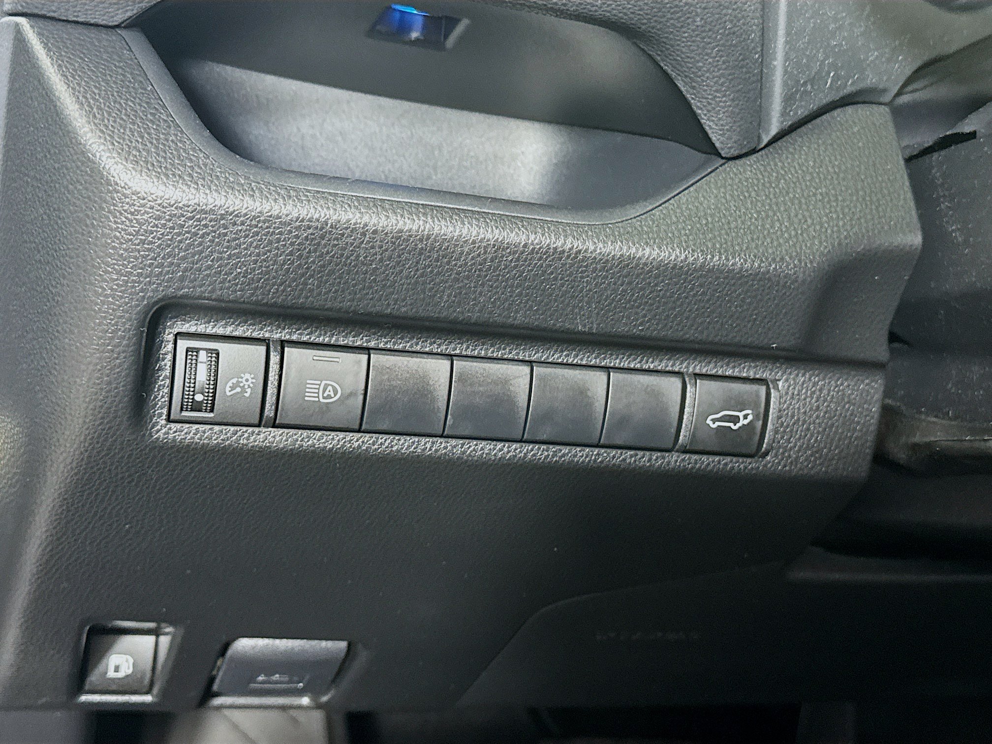 Certified 2025 Toyota RAV4 XSE AWD/4WD image 11