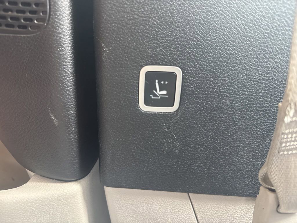 Used 2020 Chrysler Pacifica Touring-L Plus image 17