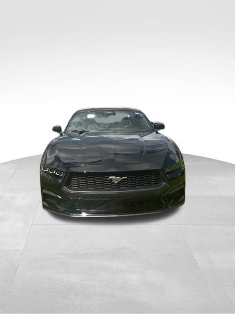Used 2025 Ford Mustang Premium image 2