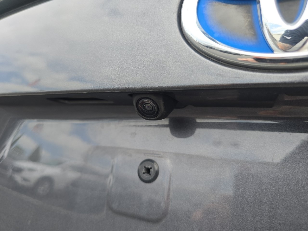 Used 2022 Toyota RAV4 LE AWD/4WD image 11