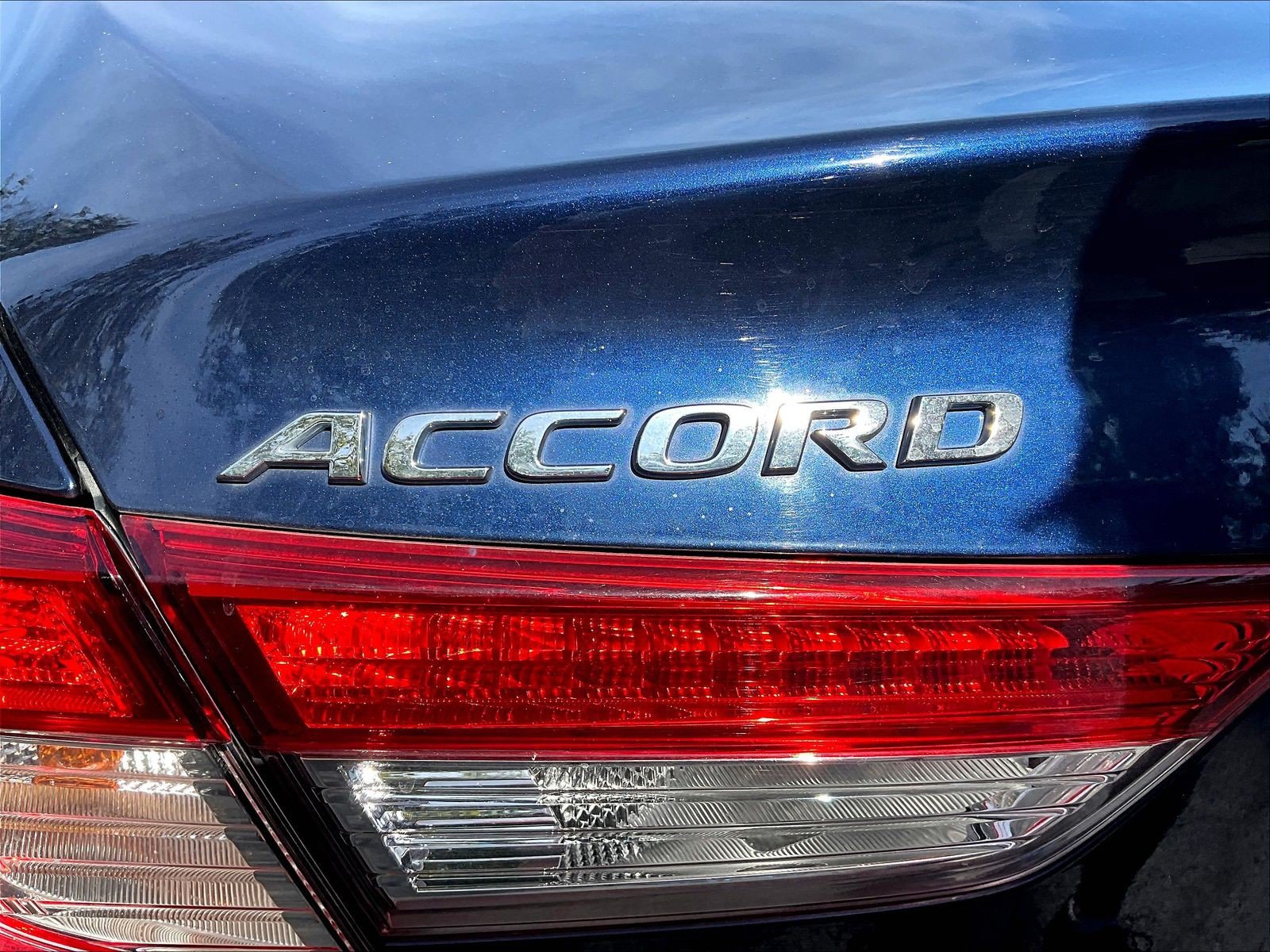 Used 2018 Honda Accord EX-L image 24
