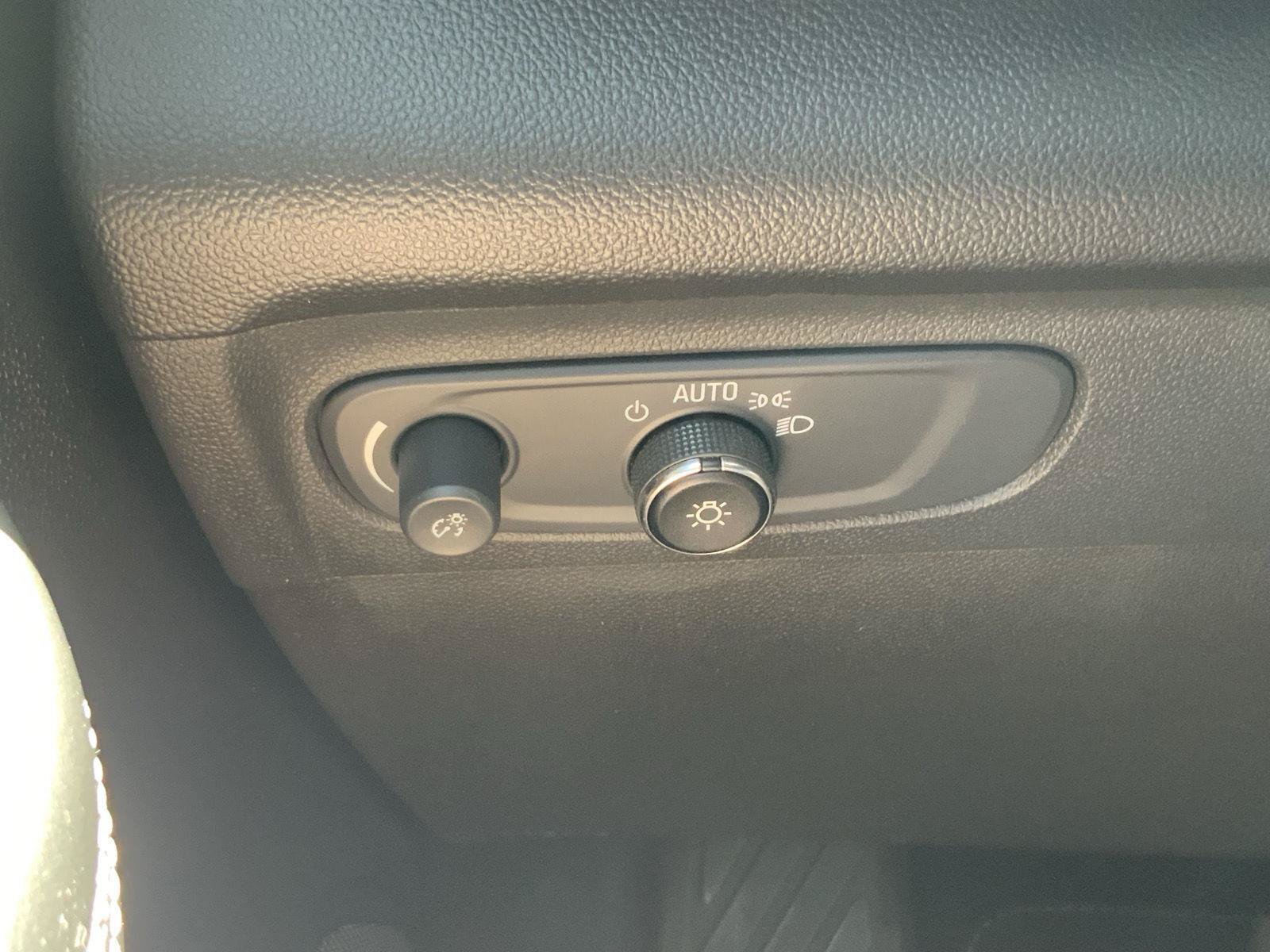 Used 2023 Buick Envision Preferred FWD image 32