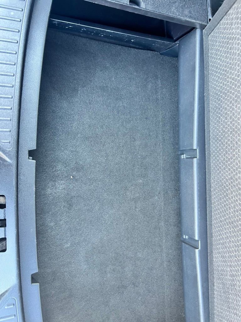 Used 2022 Ford Explorer XLT w/ Equipment Group 202A image 29