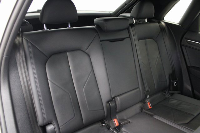 Used 2024 Audi Q3 2.0T Premium image 26
