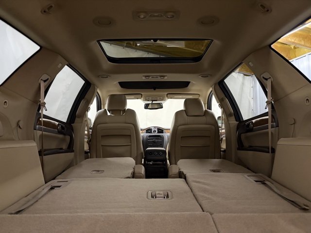 Used 2011 Buick Enclave CXL image 16