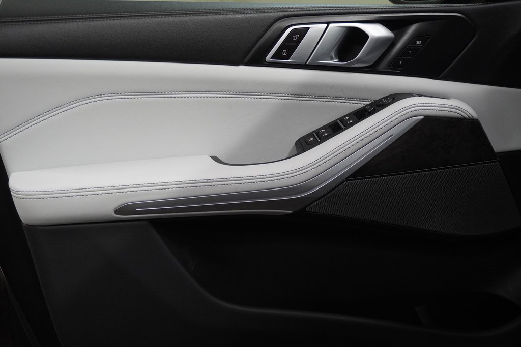 Certified 2024 BMW X5 xDrive50e w/ Premium Package image 22