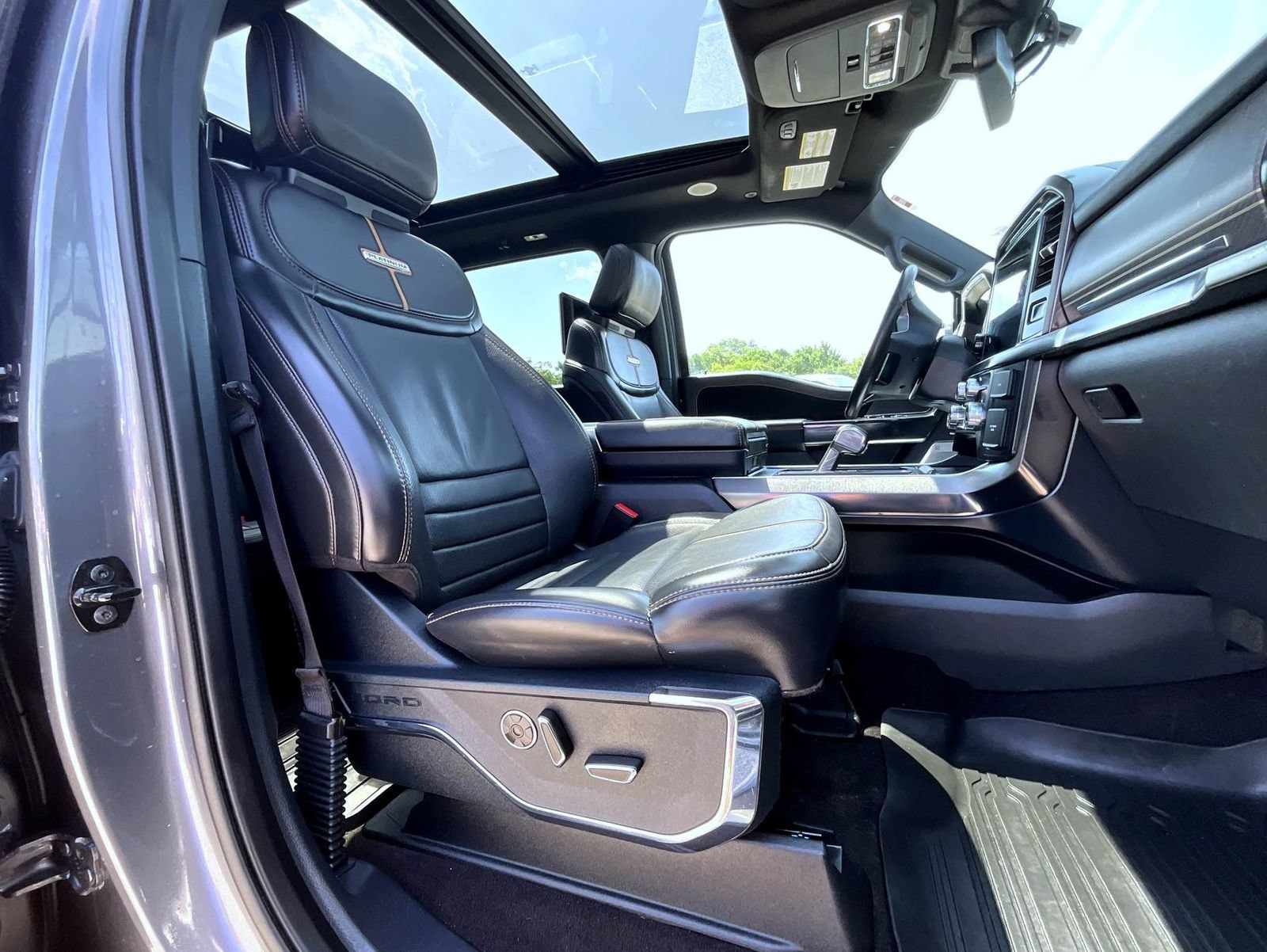 Used 2021 Ford F150 Platinum w/ Equipment Group 701A High AWD/4WD image 19
