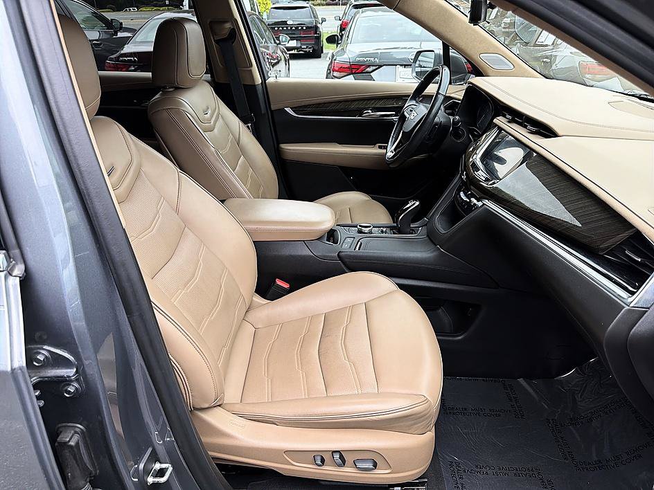 Used 2020 Cadillac XT6 Premium Luxury w/ Platinum Package FWD image 19