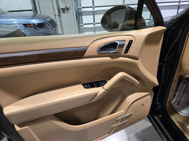 Used 2012 Porsche Cayenne AWD/4WD image 16