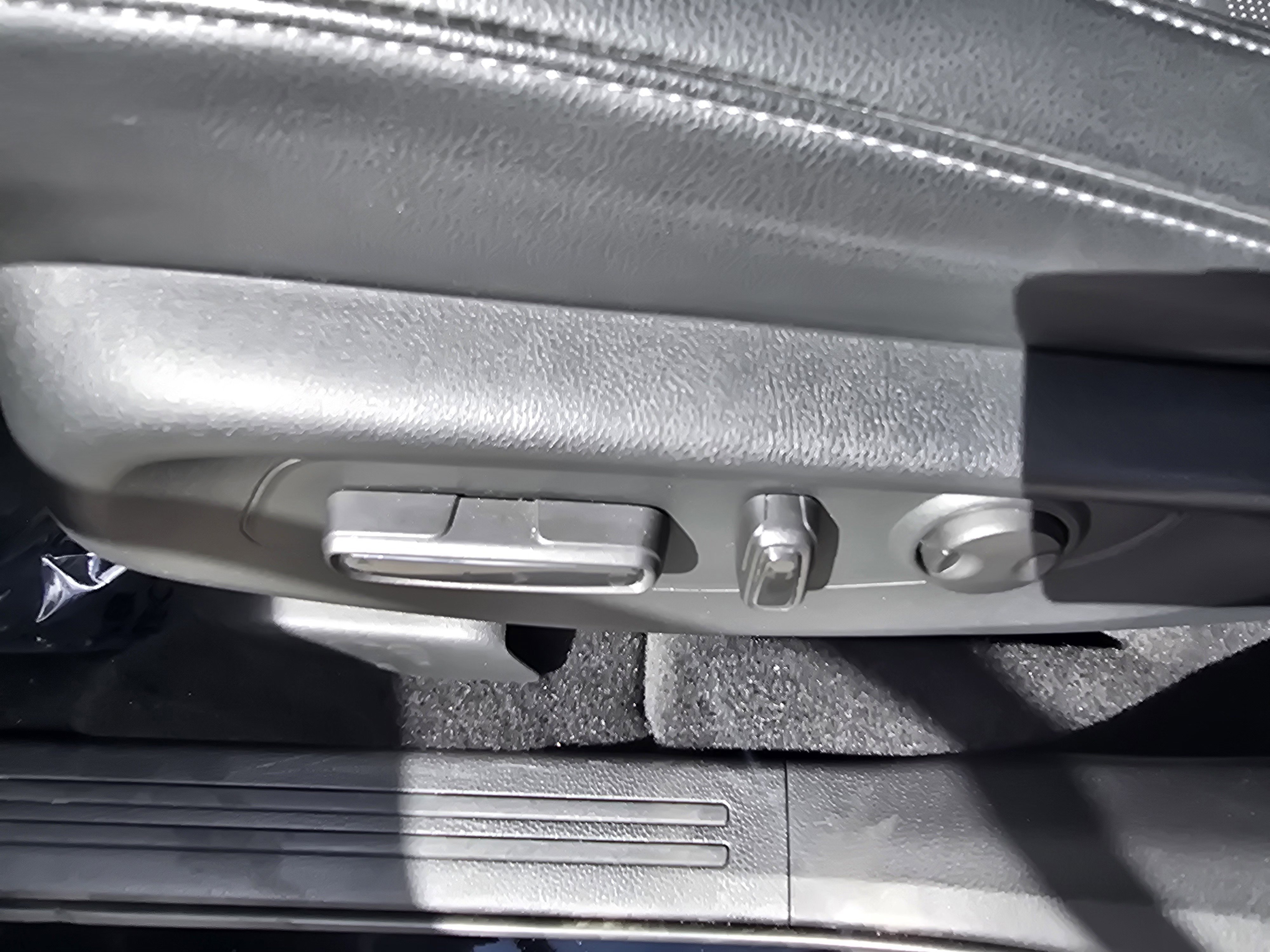 Certified 2025 Honda CR-V EX-L image 18