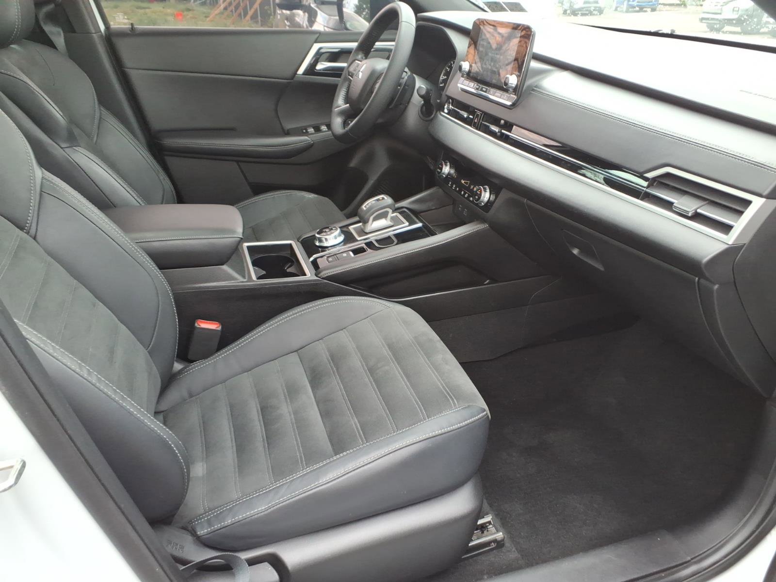 Used 2022 Mitsubishi Outlander SEL Black Edition image 29