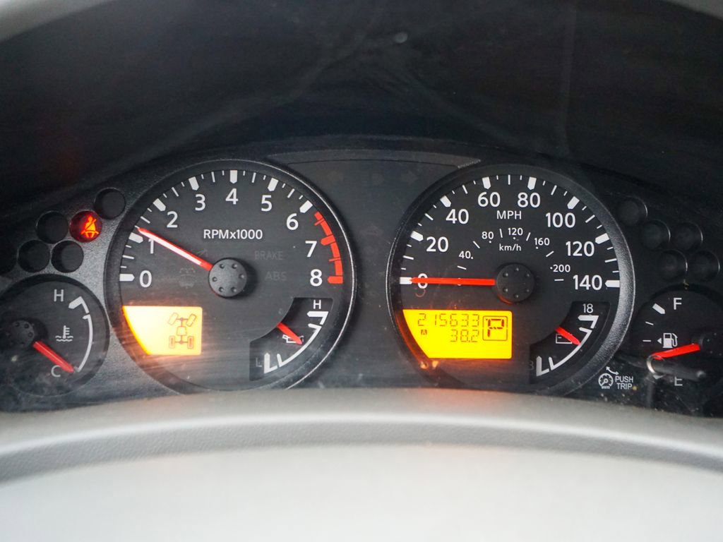 Used 2012 Nissan Frontier SV image 19